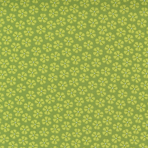PETAL POWER 22414 15 Grassy Green Me and My Sister MODA